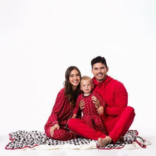 How to Take Perfect Family Portraits: Outfit Ideas and Tips - Baby Riddle