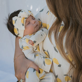 Best Gifts for New Moms and Expecting Moms (2026 Guide) Baby Riddle