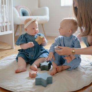 Nesting Stars Toy toys Mushie Color: Retro