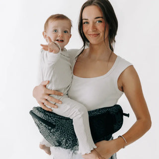 The Tushbaby Hip Carrier Baby & Toddler Tushbaby Color: Grey Design: Tushbaby