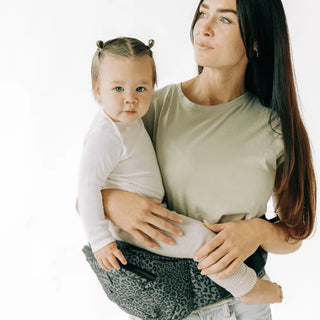 The Tushbaby Hip Carrier Baby & Toddler Tushbaby Color: Grey Design: Tushbaby