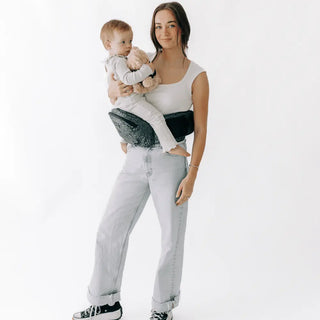 The Tushbaby Hip Carrier Baby & Toddler Tushbaby Color: Grey Design: Tushbaby