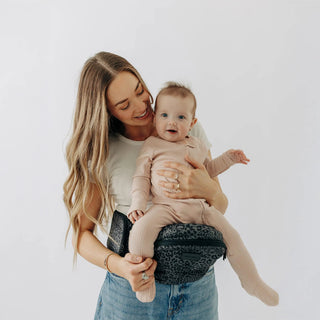 The Tushbaby Hip Carrier Baby & Toddler Tushbaby Color: Grey Design: Tushbaby