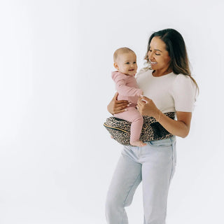 The Tushbaby Hip Carrier Baby & Toddler Tushbaby Color: Grey Design: Tushbaby