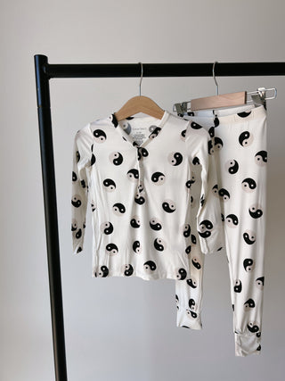 Bamboo Two Piece Pajamas - Black & White Yin Yangpajamasforever french babySize: 2/3 Years