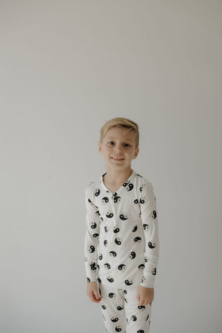 Bamboo Two Piece Pajamas - Black & White Yin Yangpajamasforever french babySize: 2/3 Years