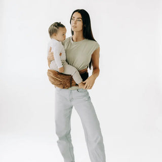 The Tushbaby Hip Carrier Baby & Toddler Tushbaby Color: Grey Design: Tushbaby