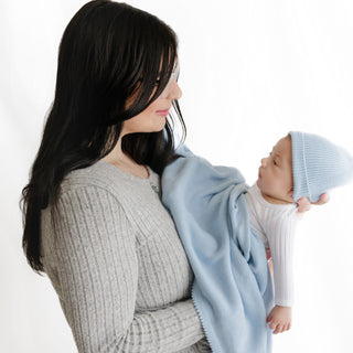 100% Organic Cotton Knit Blanket + Hat Set with Gift Box Bleu La La Color: Denim Blue
