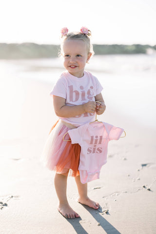 Lil Sis Short Sleeve Bodysuit - Pregnancy AnnouncementSweet WinkSize: 3-6M