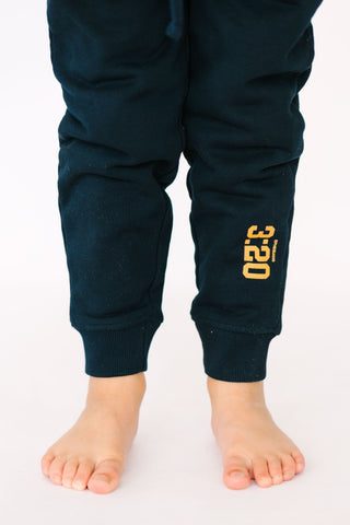 His Power Cotton Fleece Jogger Jogger Holy Pals Size: 02
