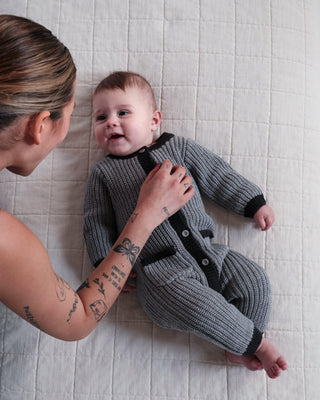 Long Sleeve Jumpsuit - Chunky comfywear 7AMEnfant Color: Oat Heather Grey Size: 0-3M