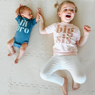 Lil Bro Short Sleeve Bodysuit - Pregnancy AnnouncementSweet WinkSize: 0-3M