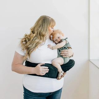 The Tushbaby Hip Carrier Baby & Toddler Tushbaby Color: Grey Design: Tushbaby