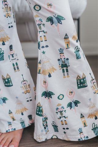 Green Chenille Nutcracker Bell Pant Set Sets Oopsie Daisy Size: 3/4
