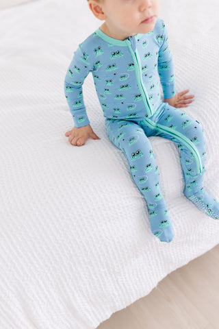 Kickee Pants Boy's Footie with 2-Way Zipper - Dream Blue Bespeckled Frogs