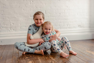 Boy's Print Bamboo Short Sleeve Henley Pajama Set - Pearl Blue Itsy Bitsy Spider Baby & Toddler Sleepwear KicKee Pants Size: 3T
