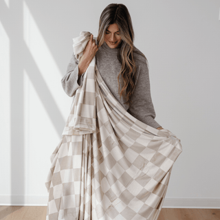Minky Stretch XL Throw Blankets Saranoni Color: Olive Checkered