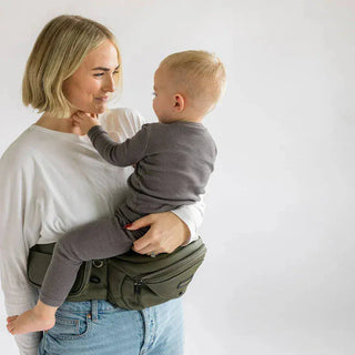 The Tushbaby Hip Carrier Baby & Toddler Tushbaby Color: Grey Design: Tushbaby