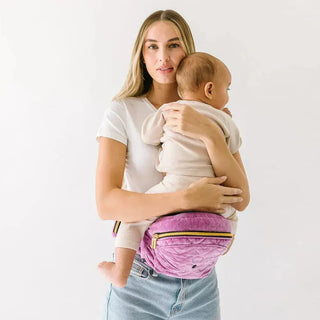 The Tushbaby Hip Carrier Baby & Toddler Tushbaby Color: Grey Design: Tushbaby