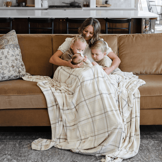 Minky Stretch XL Throw Blankets Saranoni Color: Olive Checkered