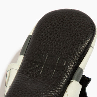 Playmaker Bow Baby ShoeBow MoccFreshly PickedStyle: Soft SoleSize: 1