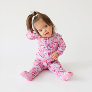 Bamboo Ruffle Footie with Zipper - Besties (BFF Hearts) Posh Peanut Size: Newborn