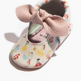 Princesses II Knotted Bow Baby ShoeKnotted Bow MoccFreshly PickedStyle: Soft SoleSize: 1