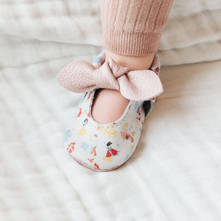 Princesses II Knotted Bow Baby ShoeKnotted Bow MoccFreshly PickedStyle: Soft SoleSize: 1