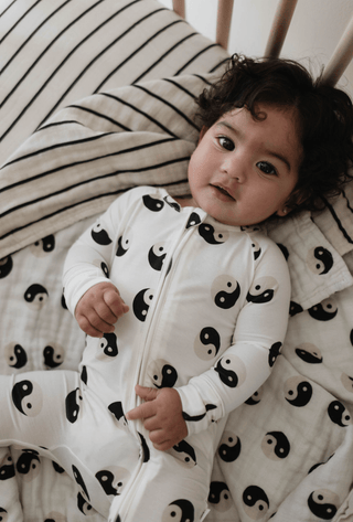 Bamboo Zip Pajamas - Black & White Yin Yangpajamasforever french babySize: Newborn