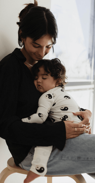 Bamboo Zip Pajamas - Black & White Yin Yangpajamasforever french babySize: Newborn