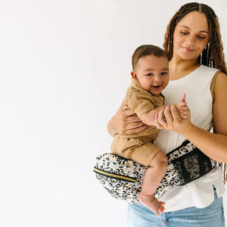 The Tushbaby Hip Carrier Baby & Toddler Tushbaby Color: Grey Design: Tushbaby
