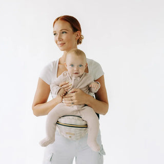 The Tushbaby Hip Carrier Baby & Toddler Tushbaby Color: Gingham Design: Tushbaby