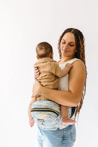 The Tushbaby Hip Carrier Baby & Toddler Tushbaby Color: Grey Design: Tushbaby