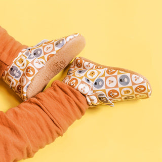 Pooh & Friends City Baby ShoeCity MoccFreshly PickedStyle: Soft SoleSize: Newborn
