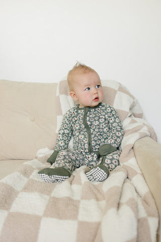 Ribbed Bamboo Convertible Footie Romper - Dark Green Daisy Mebie Baby Size: NB