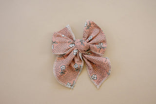 Mebie Baby Hair Bows Mebie Baby Color: Vintage Pink Floral Size: Medium (Clip)