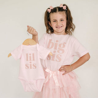 Lil Sis Short Sleeve Bodysuit - Pregnancy AnnouncementSweet WinkSize: 3-6M