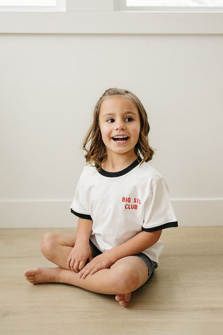 Big Sis Club Tee Olive + Scout Size: 3-6M
