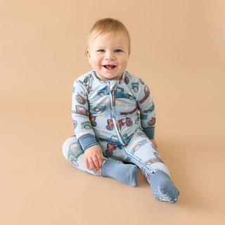 Bamboo Convertible Footie Romper - Corbin (Farm Vehicles) Posh Peanut Size: 9-12 Months