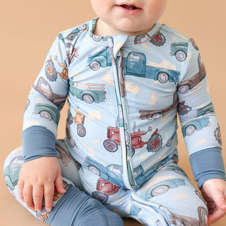 Bamboo Convertible Footie Romper - Corbin (Farm Vehicles) Posh Peanut Size: 9-12 Months