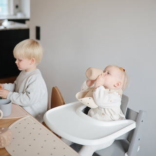 Silicone Sippy CupSilicone Sippy CupMushieColor: Shifting Sand