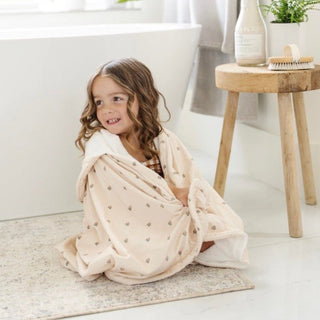 Hooded Towels Saranoni Style: Infant Color: Cars