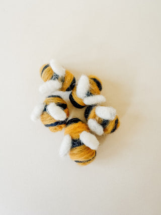 🐝 Honey Beehive Piñata – Handmade 24” Bee Party Decoration & Candy Holder Piñata mamaspinatas