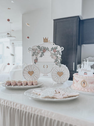 👑Regal Carriage Princess Piñata – Luxuriously Handcrafted for Fairy Tale Birthdays | Elegant & Customizable Party Centerpiece Piñata mamaspinatas
