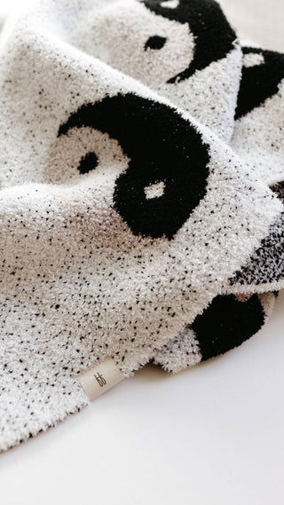 Plush Blanket - Black & White Yin YangBlanketsforever french babySize: Baby/Toddler 45x45 inches