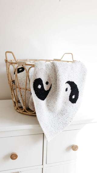 Plush Blanket - Black & White Yin YangBlanketsforever french babySize: Baby/Toddler 45x45 inches
