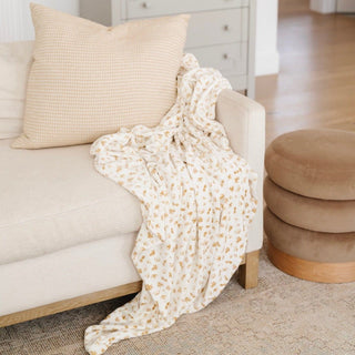 Minky Stretch XL Throw Blankets Saranoni Color: Olive Checkered