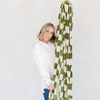 Minky Stretch XL Throw Blankets Saranoni Color: Olive Checkered