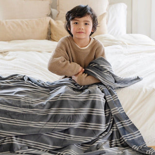 Minky Stretch XL Throw Blankets Saranoni Color: Olive Checkered