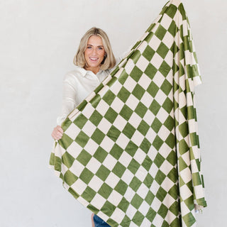 Minky Stretch XL Throw Blankets Saranoni Color: Olive Checkered